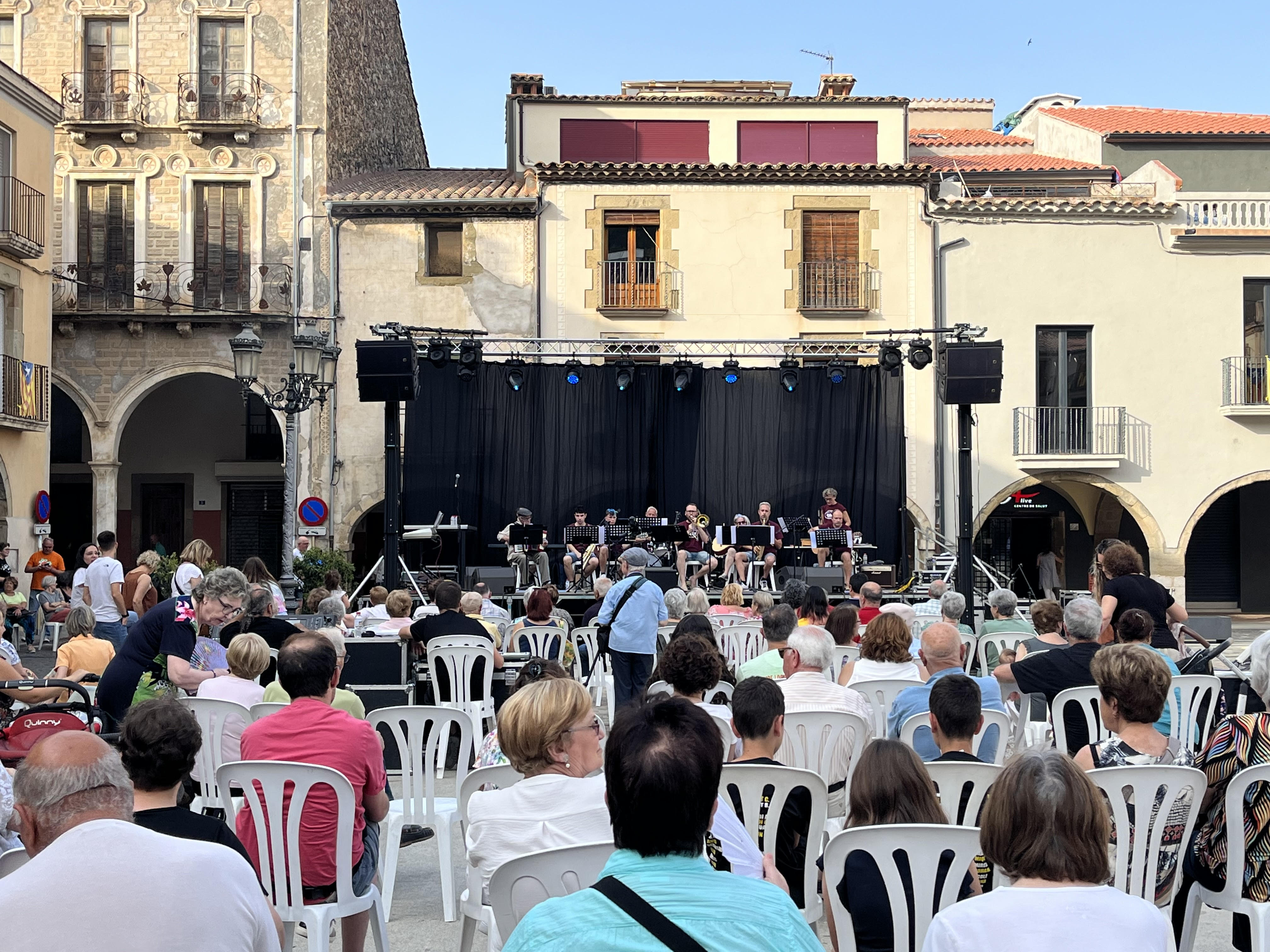 Amer celebra el Dia de la Música amb un concert amb grups locals