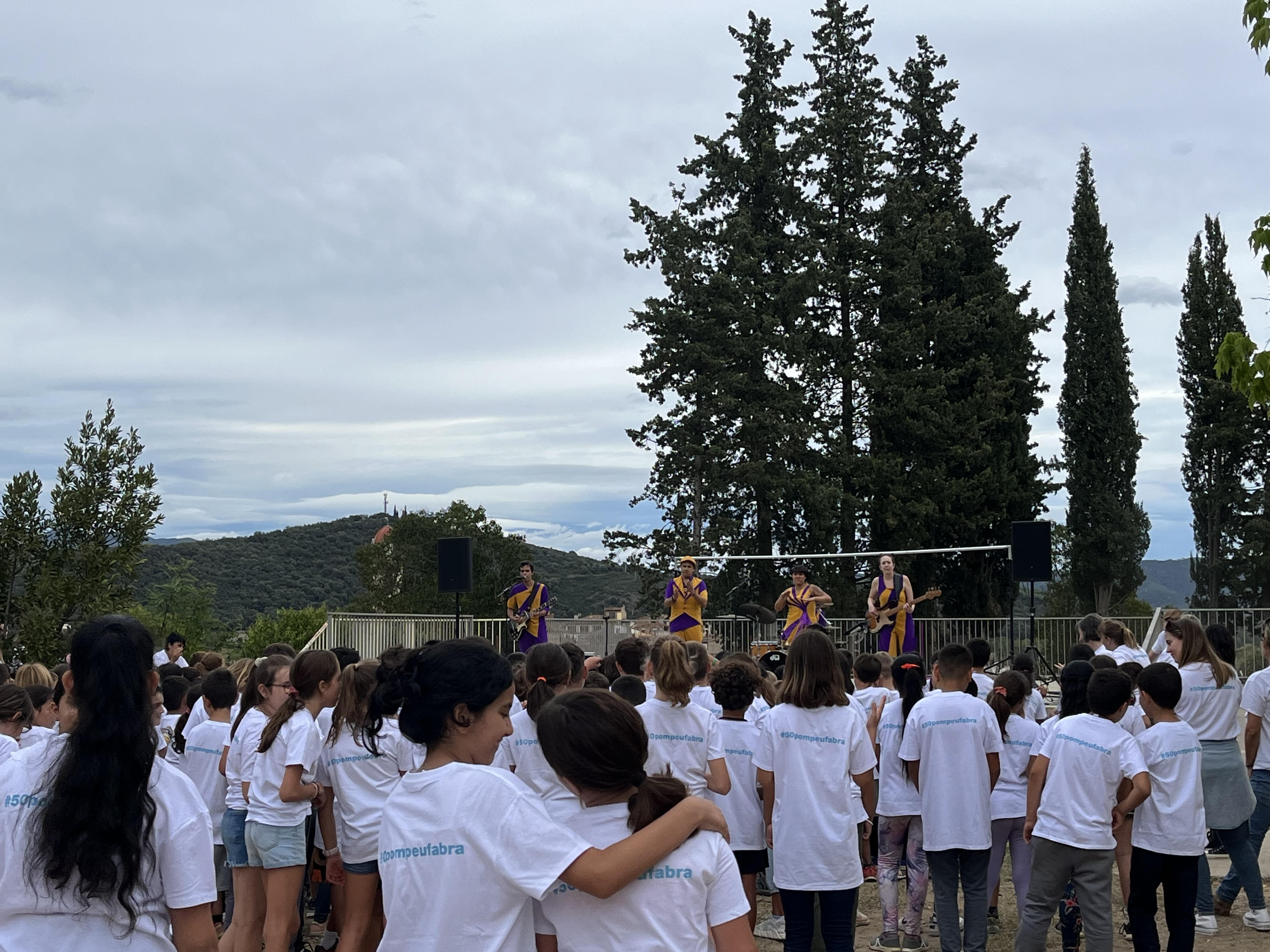 L'Escola Pompeu Fabra d'Anglès celebra el seu 50è aniversari amb una gran festa