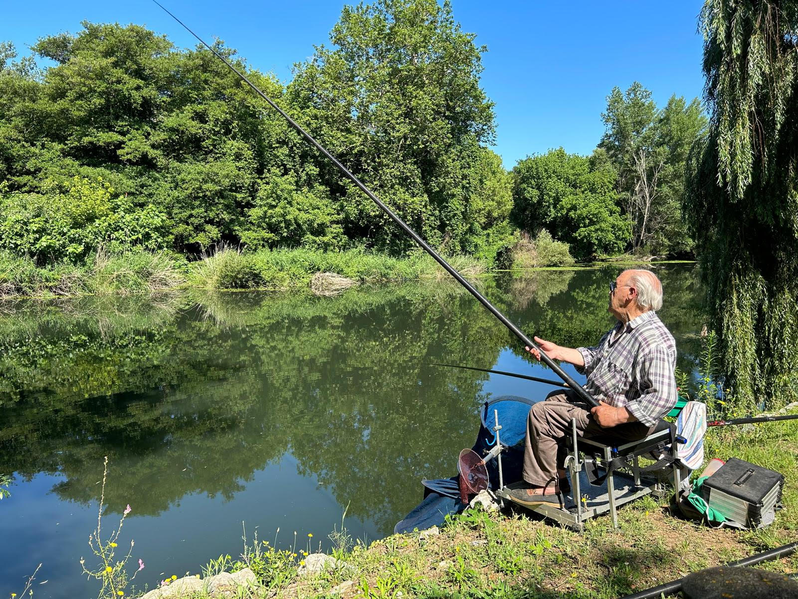 La Societat de Pescadors Esportius d'Anglès i Comarca celebra Sant Pere amb un concurs de pesca
