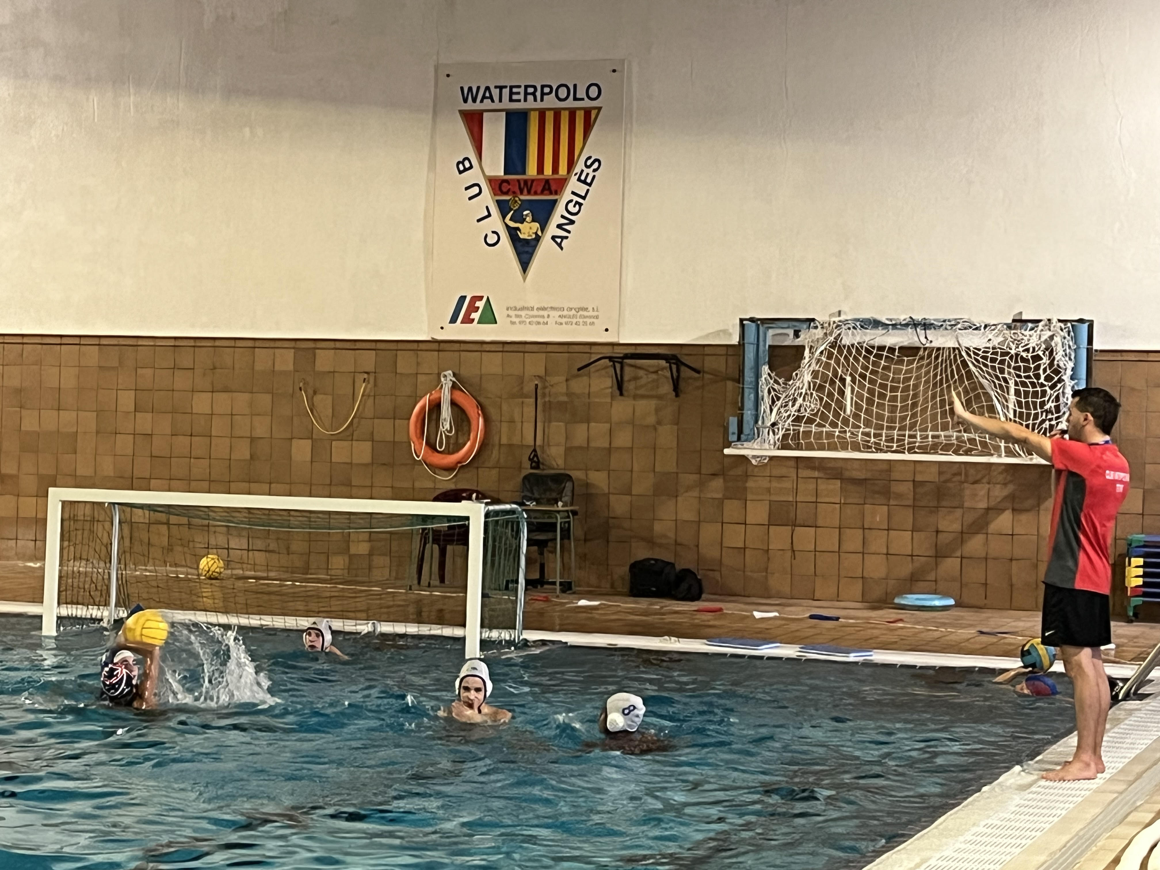 El Club Waterpolo Anglès arrenca una nova temporada amb mirada al futur