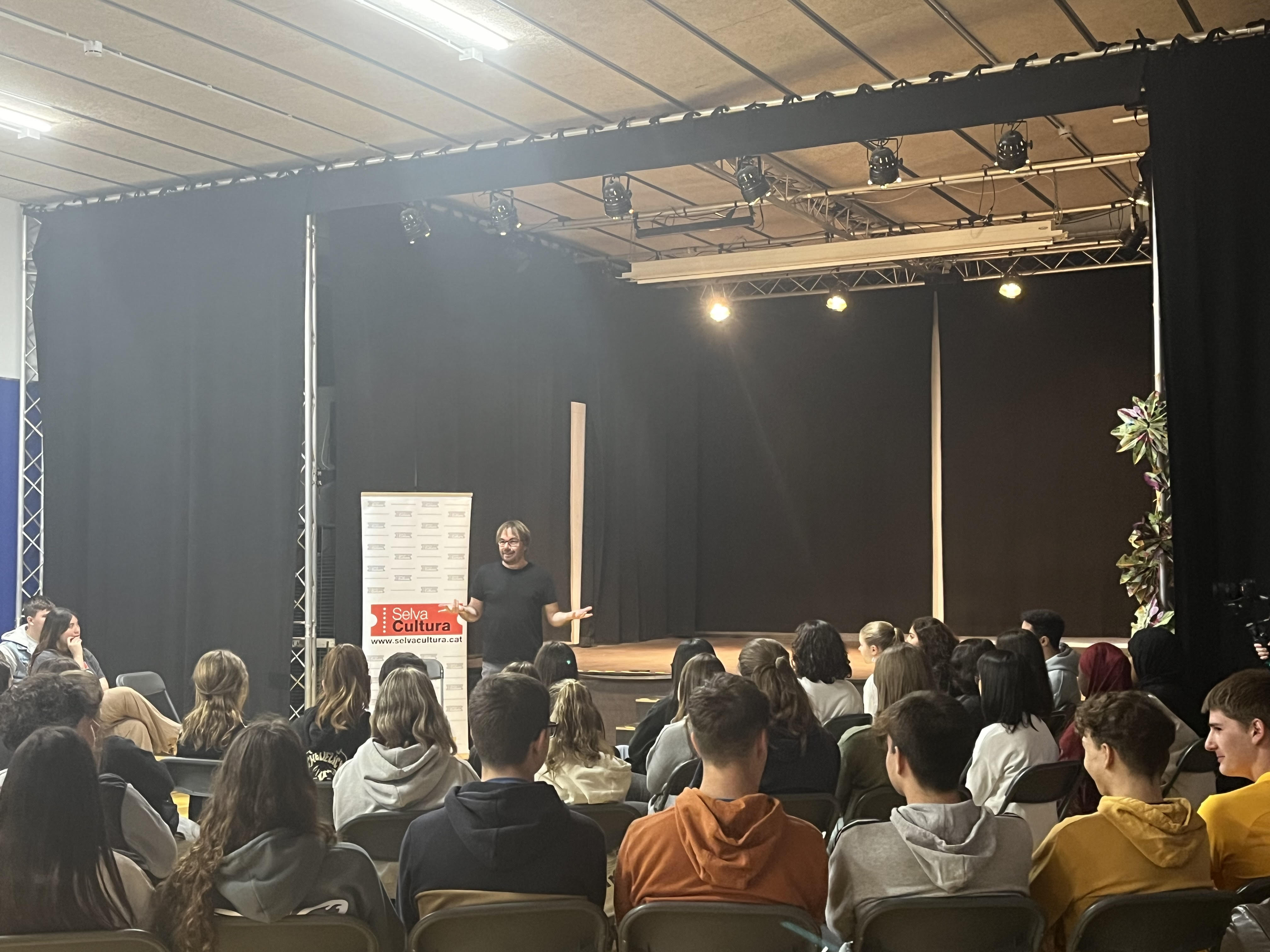 El Consell Comarcal de la Selva impulsa per quart any el programa Artistes a l'Aula