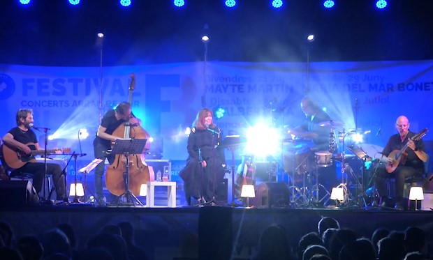L'artista Maria del Mar Bonet omple de màgia el Festival de Blanes Concerts Arran de Mar