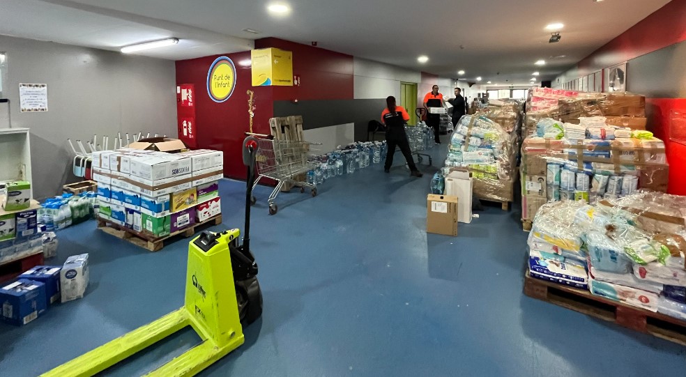 Blanes acaba d'empaquetar tot el material d'ajuda humanitària pels damnificats per la DANA