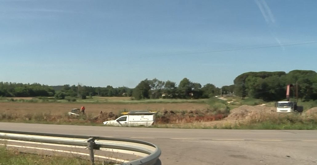 Caldes de Malavella anuncia el reinici de les obres de la rotonda d'accés a la urbanització del Llac del Cigne 