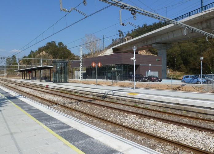 Troben un cos sense vida en les vies del tren entre Maçanet-Massanes i Blanes
