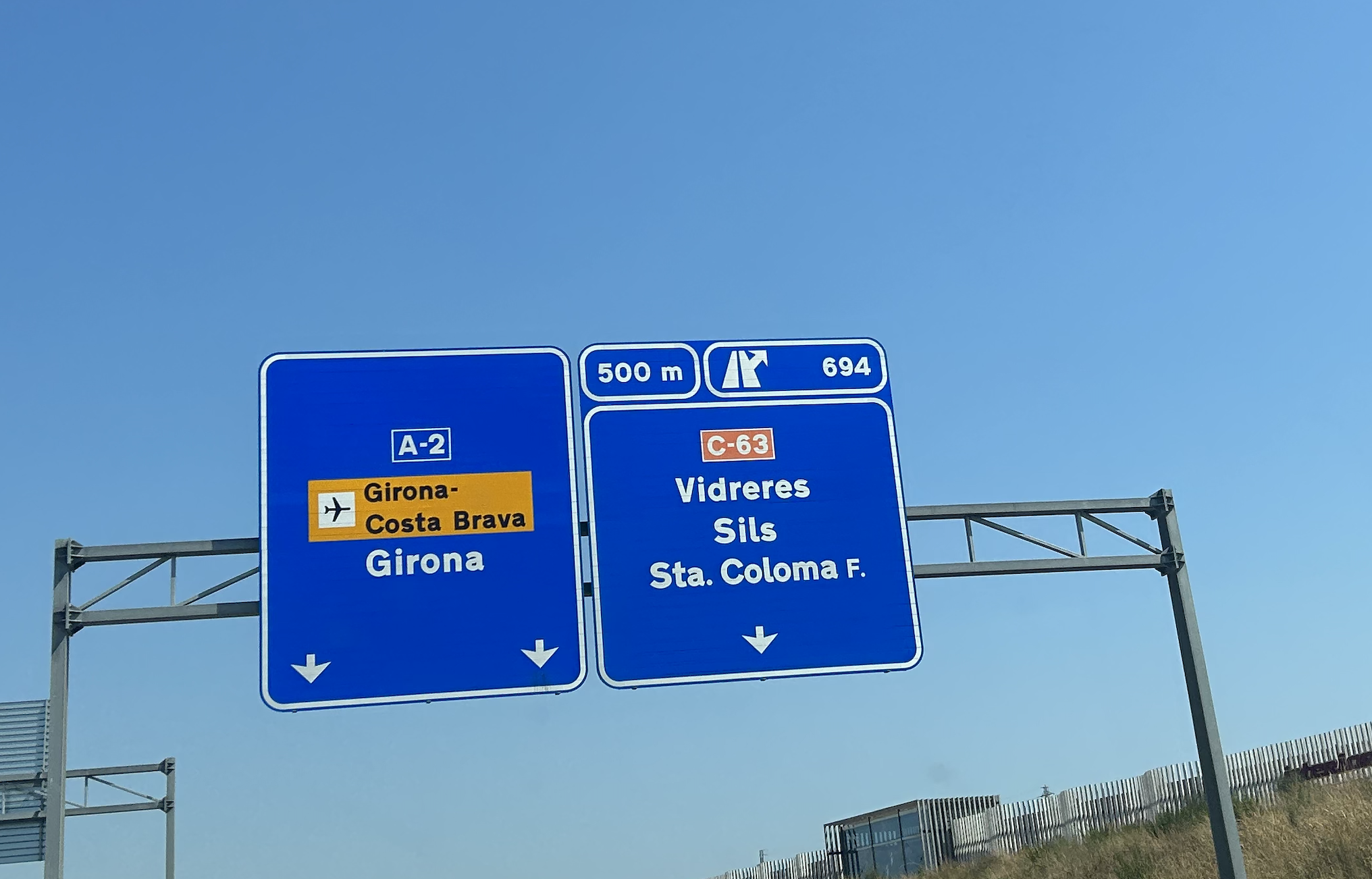 Detingut a Sils un conductor begut i drogat implicat en un accident de trànsit