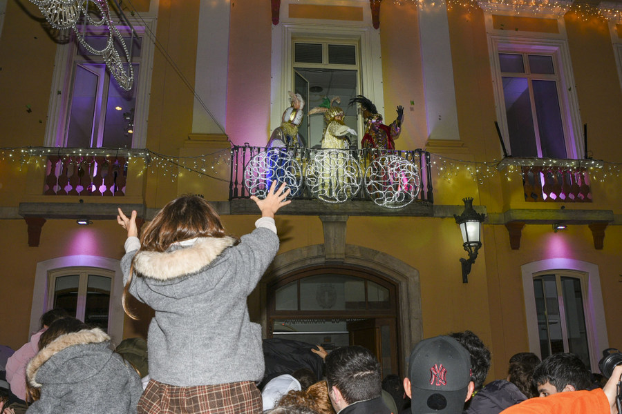 La Cavalcada de Reis de Blanes va omplir amb milers d'espectadors els carrers de la vila 