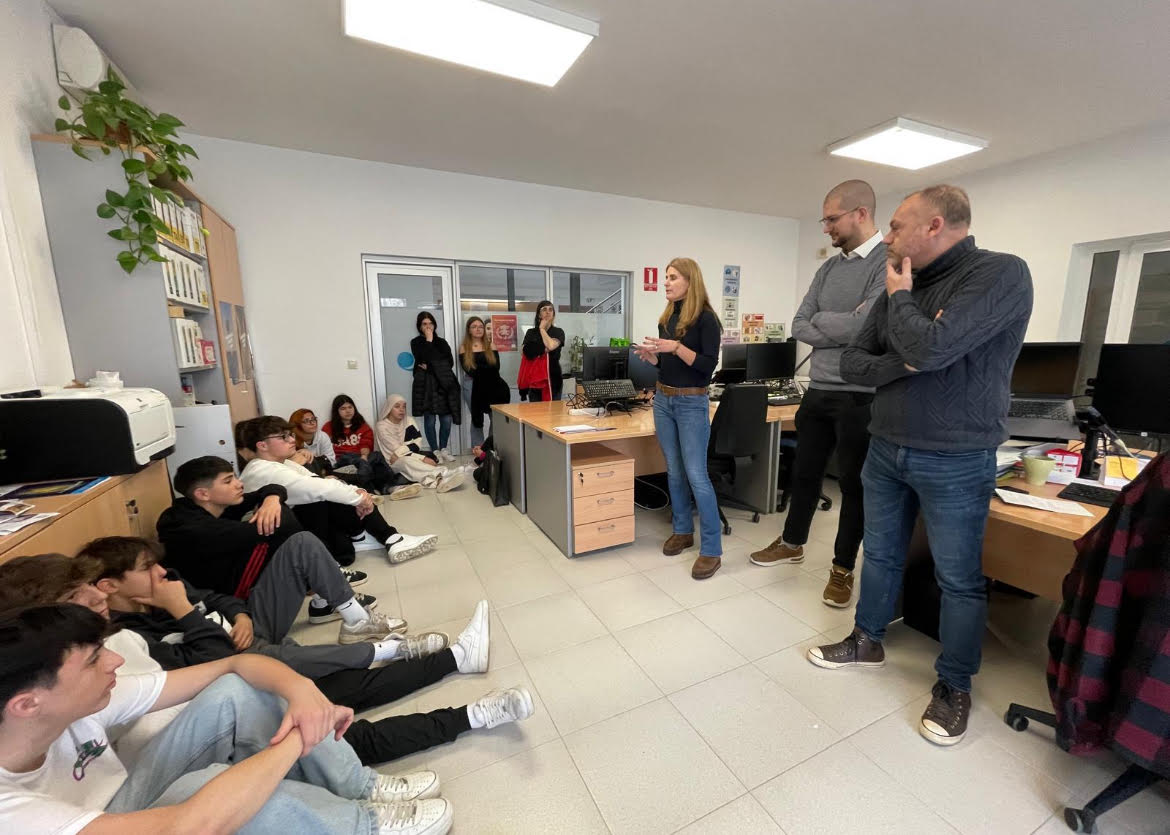 Estudiants de Santa Coloma de Farners exploren oportunitats professionals a través del 'Road Trip Laboral' 