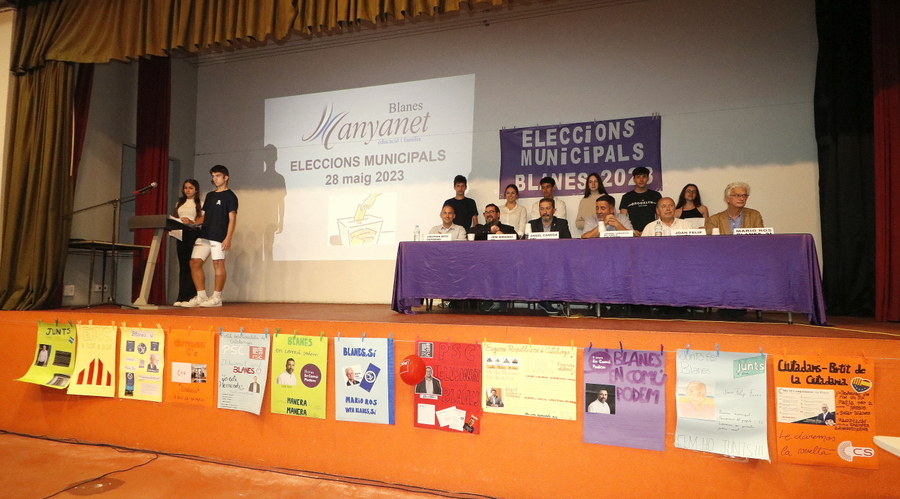 Alumnes del Col·legi Santa Maria fan un Debat Electoral amb els alcaldables del 28-M de Blanes
