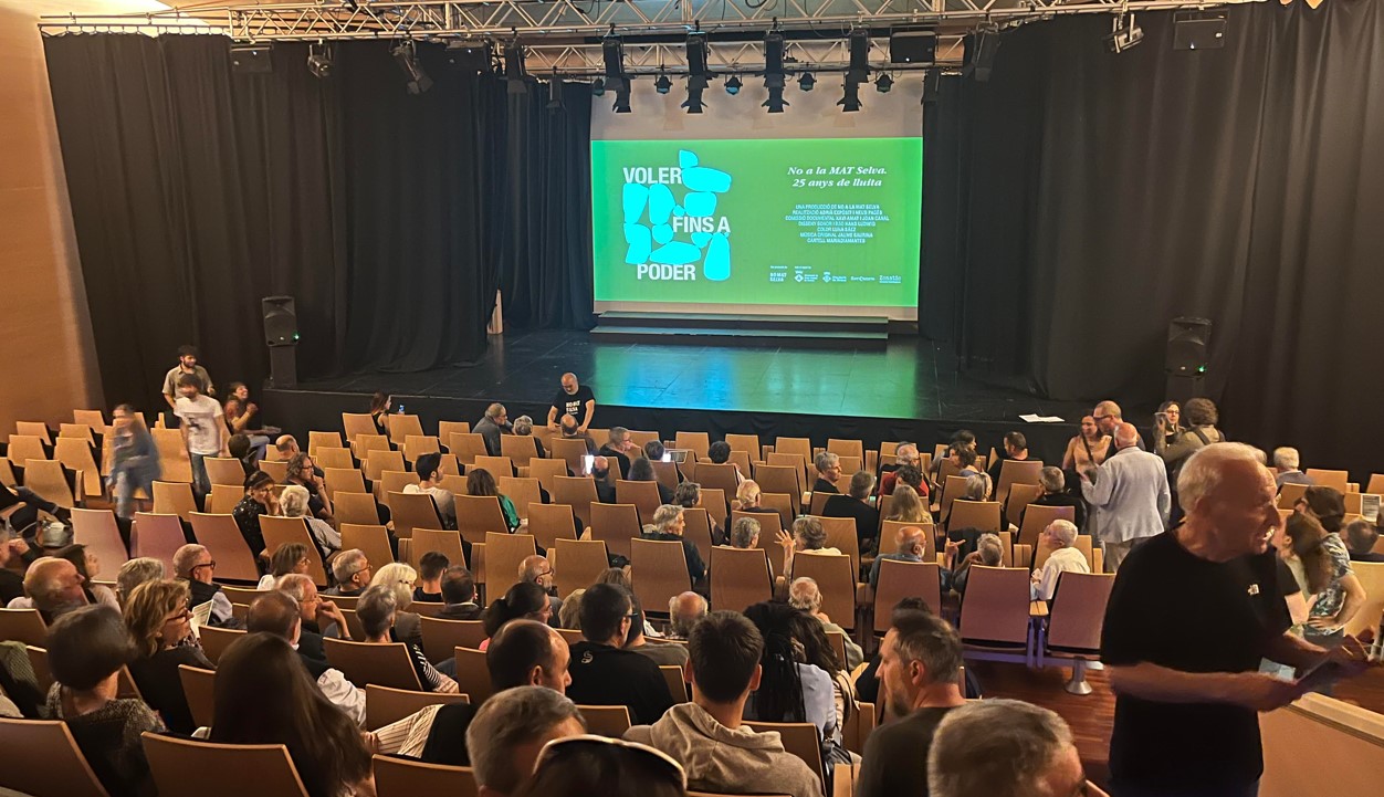 La Plataforma No a la MAT Selva estrena el documental 'Voler fins a poder'
