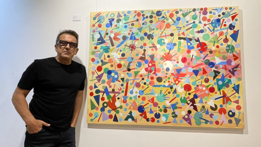 El periodista i humorista Andreu Buenafuente inaugura la seva exposició de pintures a Blanes