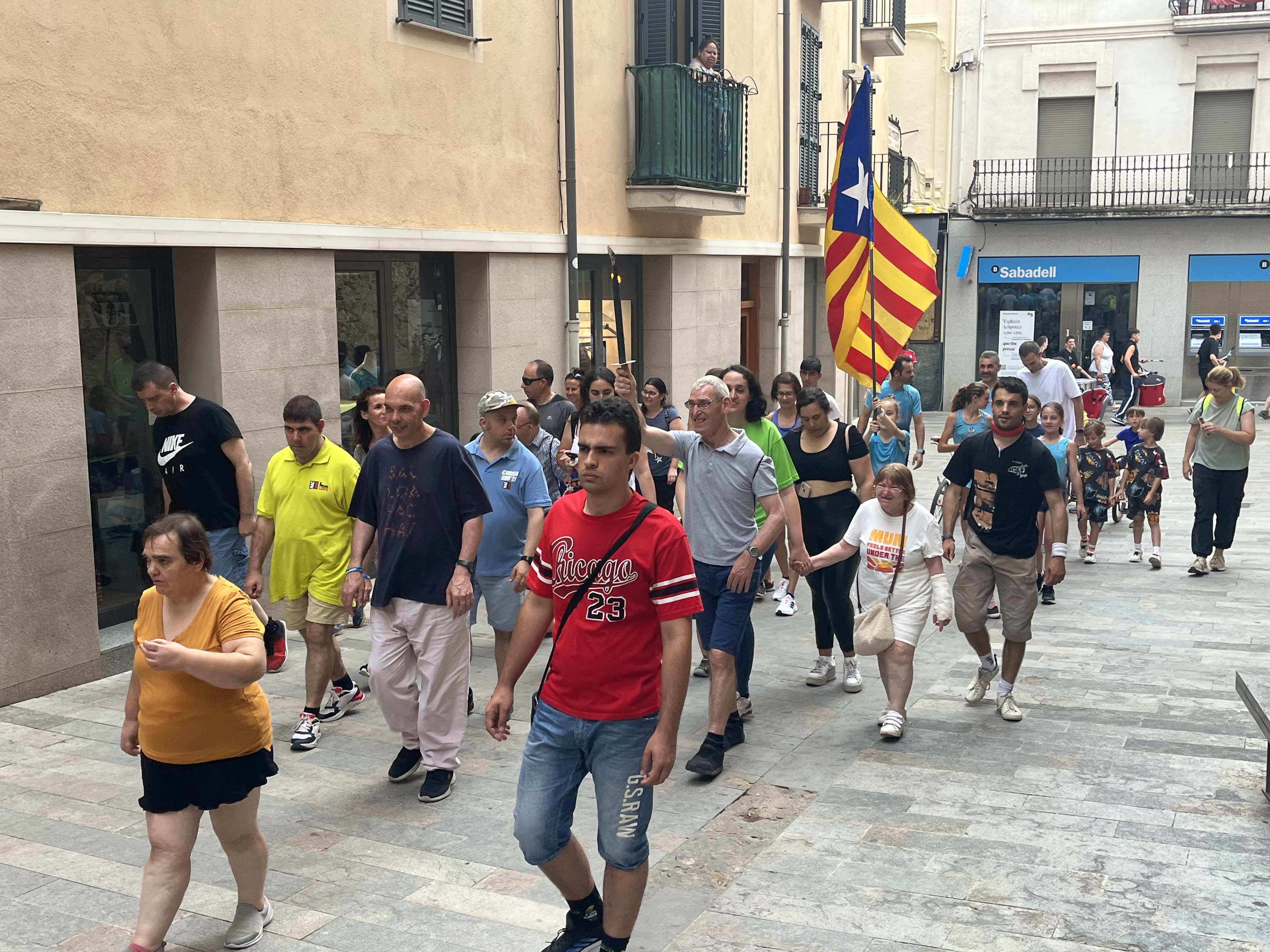 La Flama del Canigó encén les fogueres de la revetlla de Sant Joan de 13 municipis selvatans