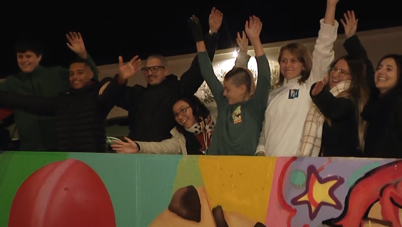 El Taller de Grafitis de la Nau 4 de Blanes finalitza el mural d'art urbà