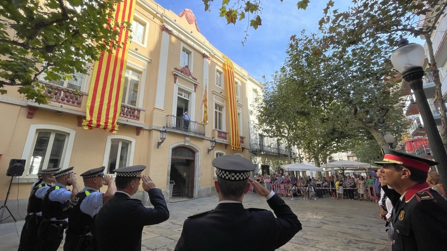 La Hissada de la Senyera i l'Ofrena al Monument a Lluís Companys centren els Actes Institucionals de la Diada a Blanes