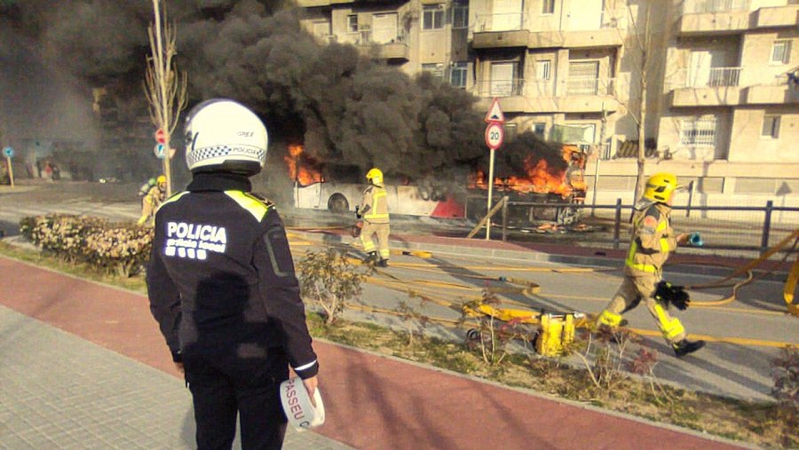 S'incendia un autobús de viatgers a Blanes