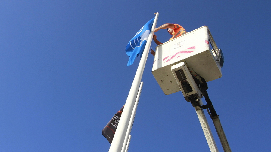 Lloret de Mar i Blanes llueixen banderes blaves a totes les platges