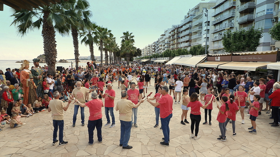 Blanes recupera els 'Balls de Bastons' amb motiu de la Festa d'Aniversari de l'Esbart Joaquim Ruyra