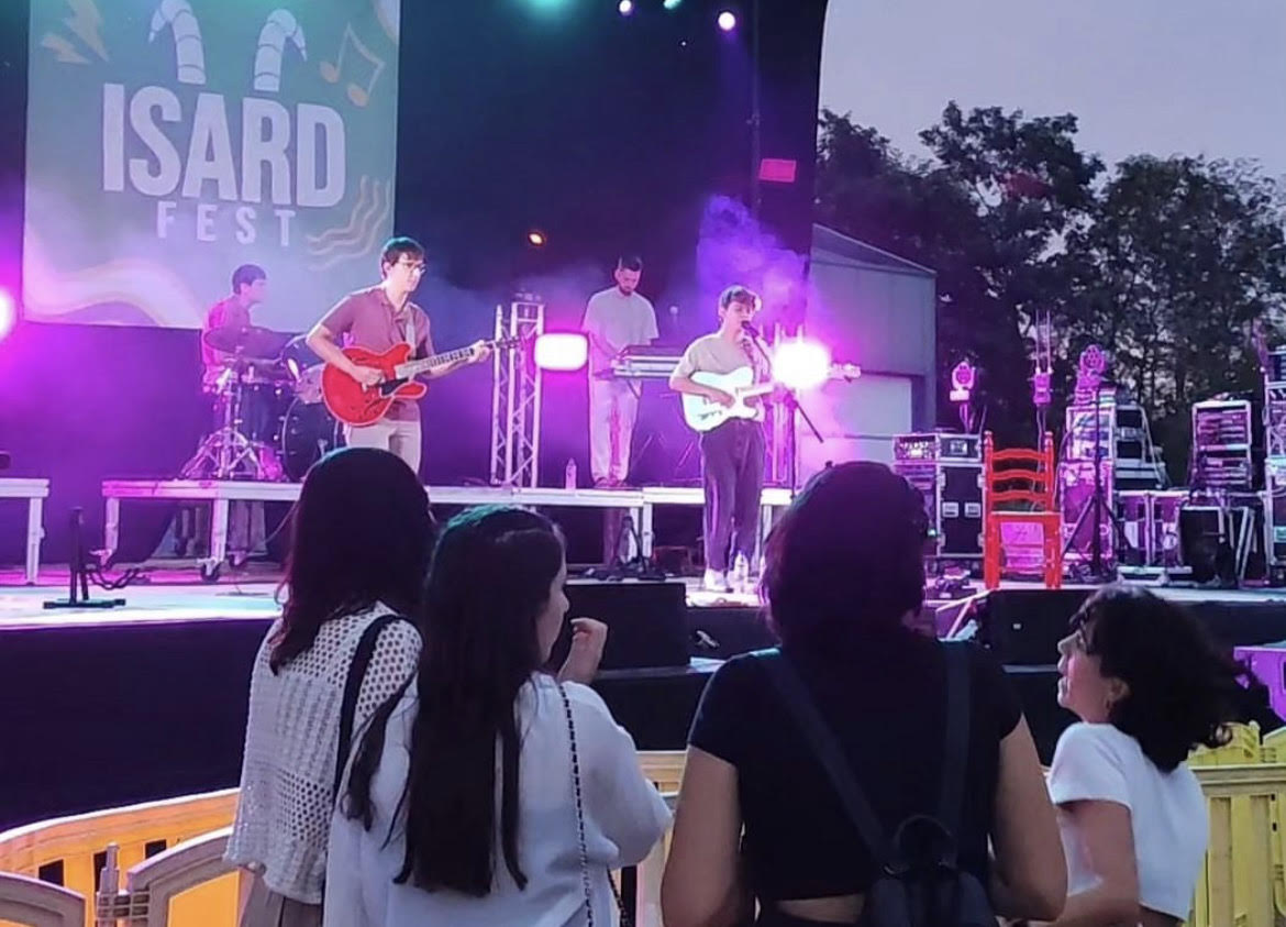 Sant Hilari Sacalm ha acollit la segona edició del festival juvenil 'Isard Fest'