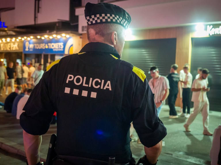 La Policia Local de Lloret de Mar denuncia a sis establiments per vendre alcohol a menors