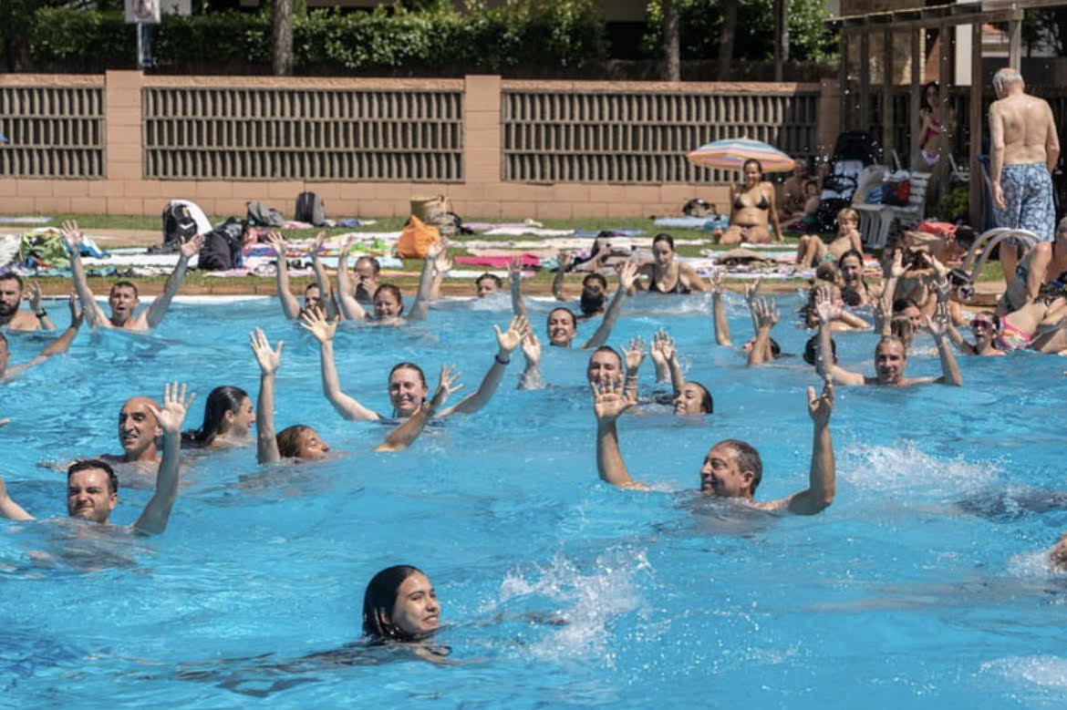 Els habitants de Santa Coloma de Farners es mullen per l'esclerosi múltiple