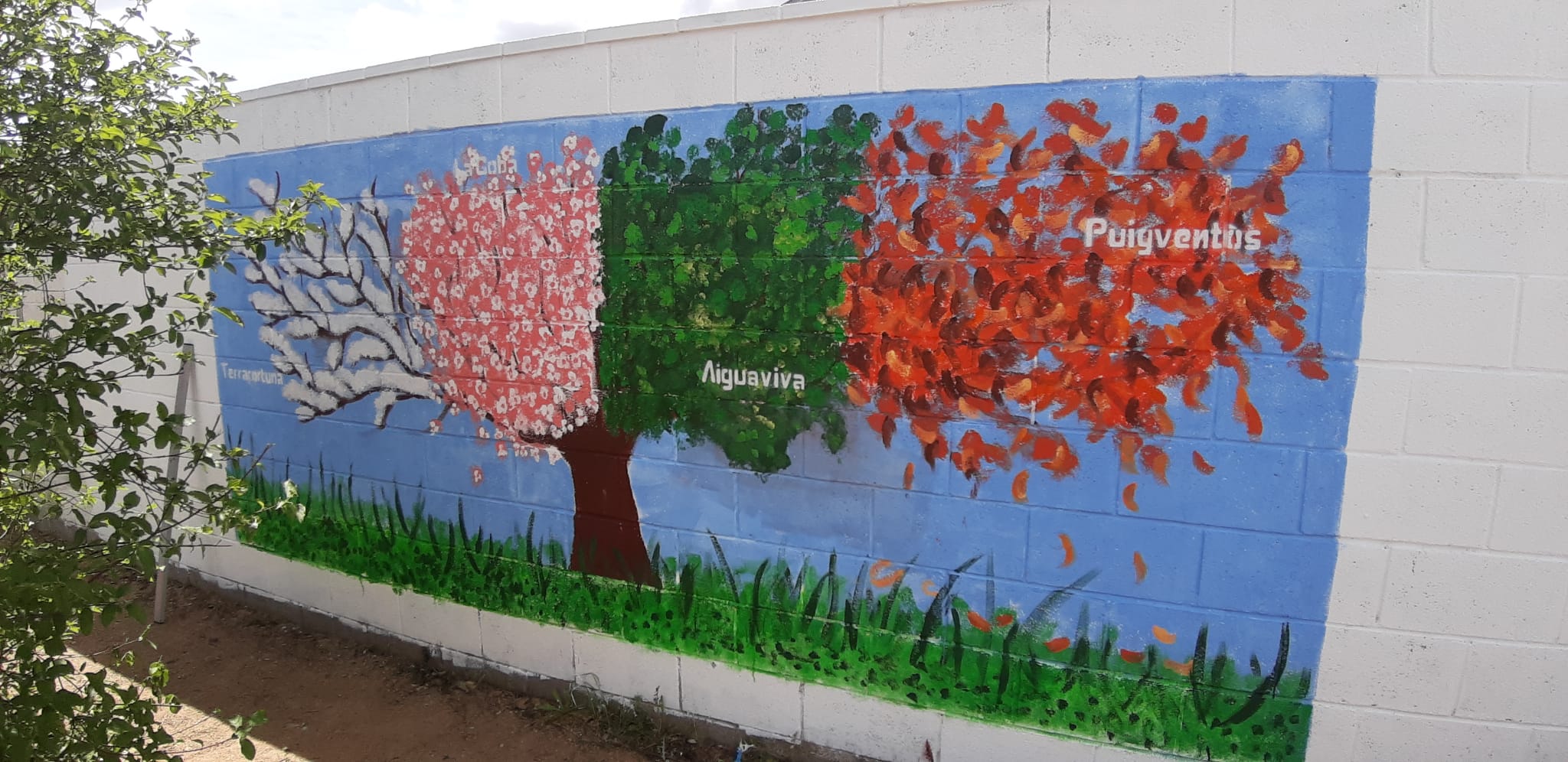 Vidreres pinta murals a diferents punts amb motiu de la celebració del Dia Mundial de l'Art