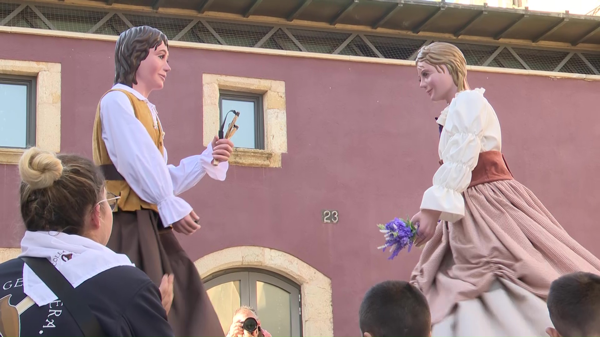 Caldes de Malavella presenta en Grau i la Mel, els dos nous gegantonets de la Colla Gegantera 