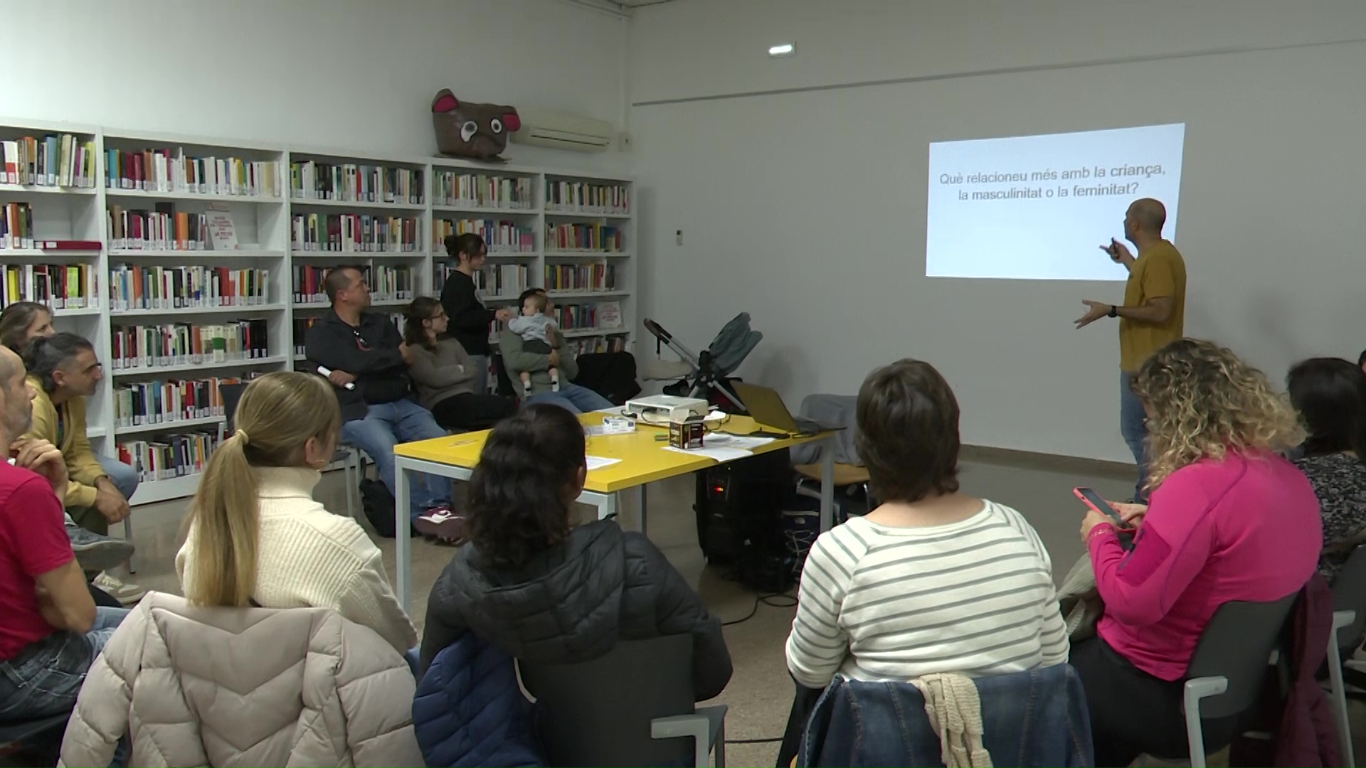 Una vintena de persones participen al taller ‘Criança, límits i corresponsabilitat’ del projecte Temps per Cures
