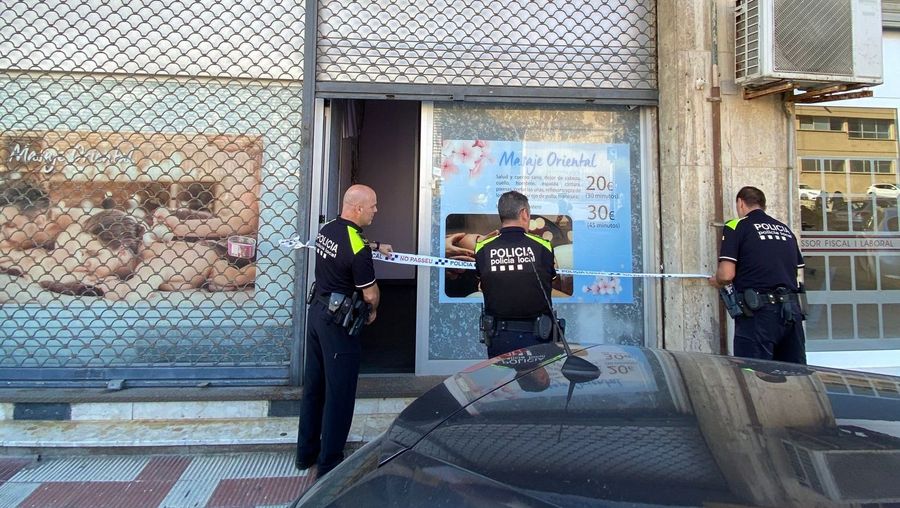 La Policia Local de Blanes allibera una dona retinguda en un robatori amb violència