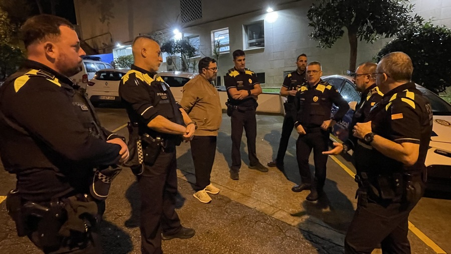 Policies locals de la Selva marxen a la zona zero de València per donar suport a les unitats d'emergència