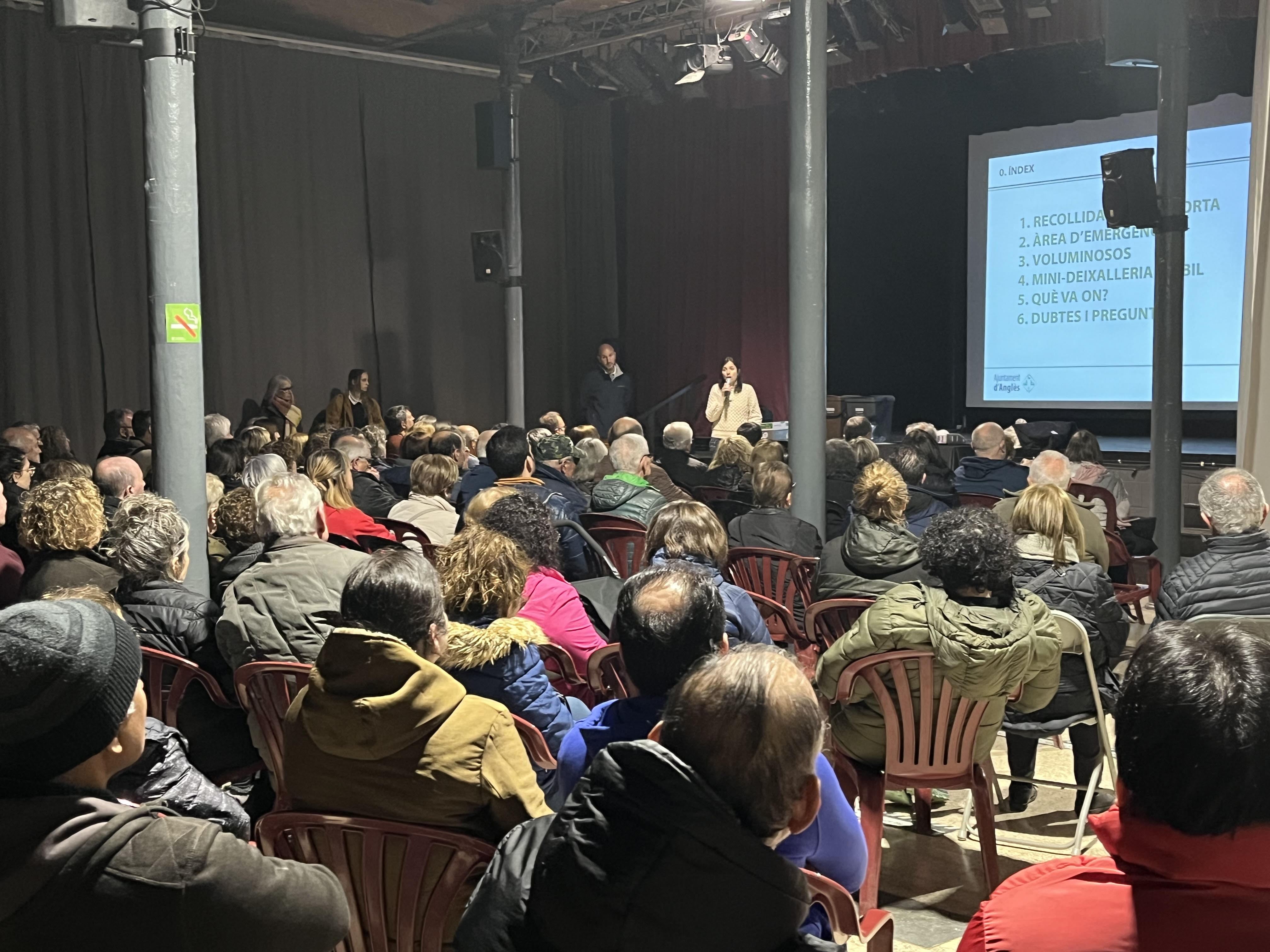 El municipi d'Anglès es prepara per fer el salt al sistema de recollida de residus 'Porta a Porta'