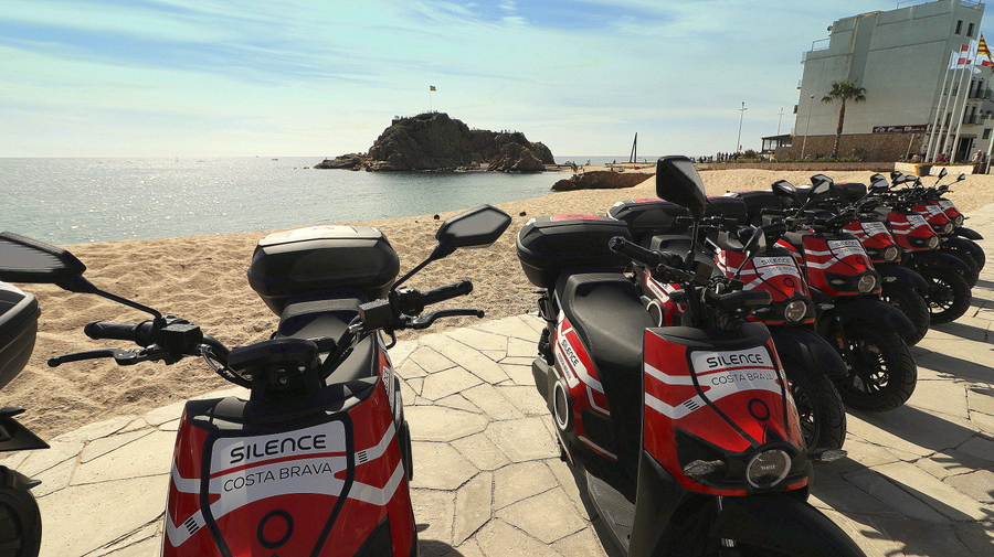 En marxa a Blanes el primer servei de Lloguer de Motos Elèctriques Compartides