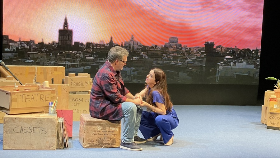 Blanes enceta 'Escena Solidària' amb la producció valenciana 'Regala'm esta nit'