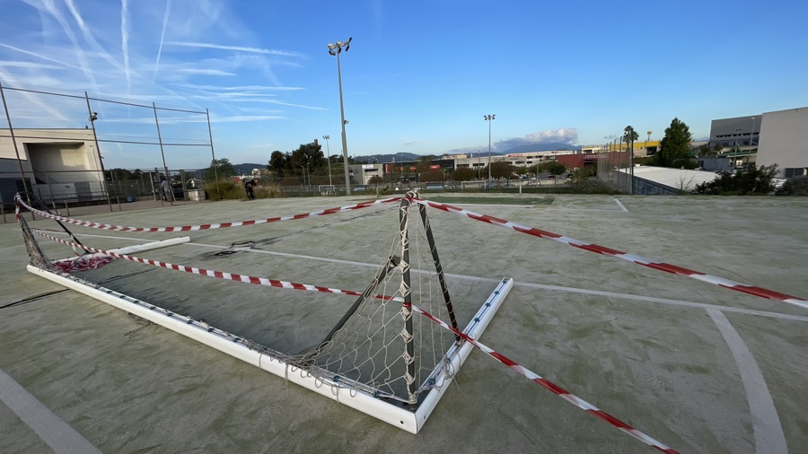 Blanes repara per urgència una pista exterior que suposava un risc greu per a les persones