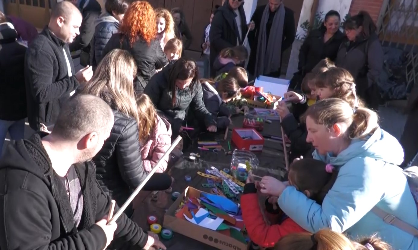 Les famílies de Riudarenes gaudeixen d'una nova edició del Matinal de Nadal 