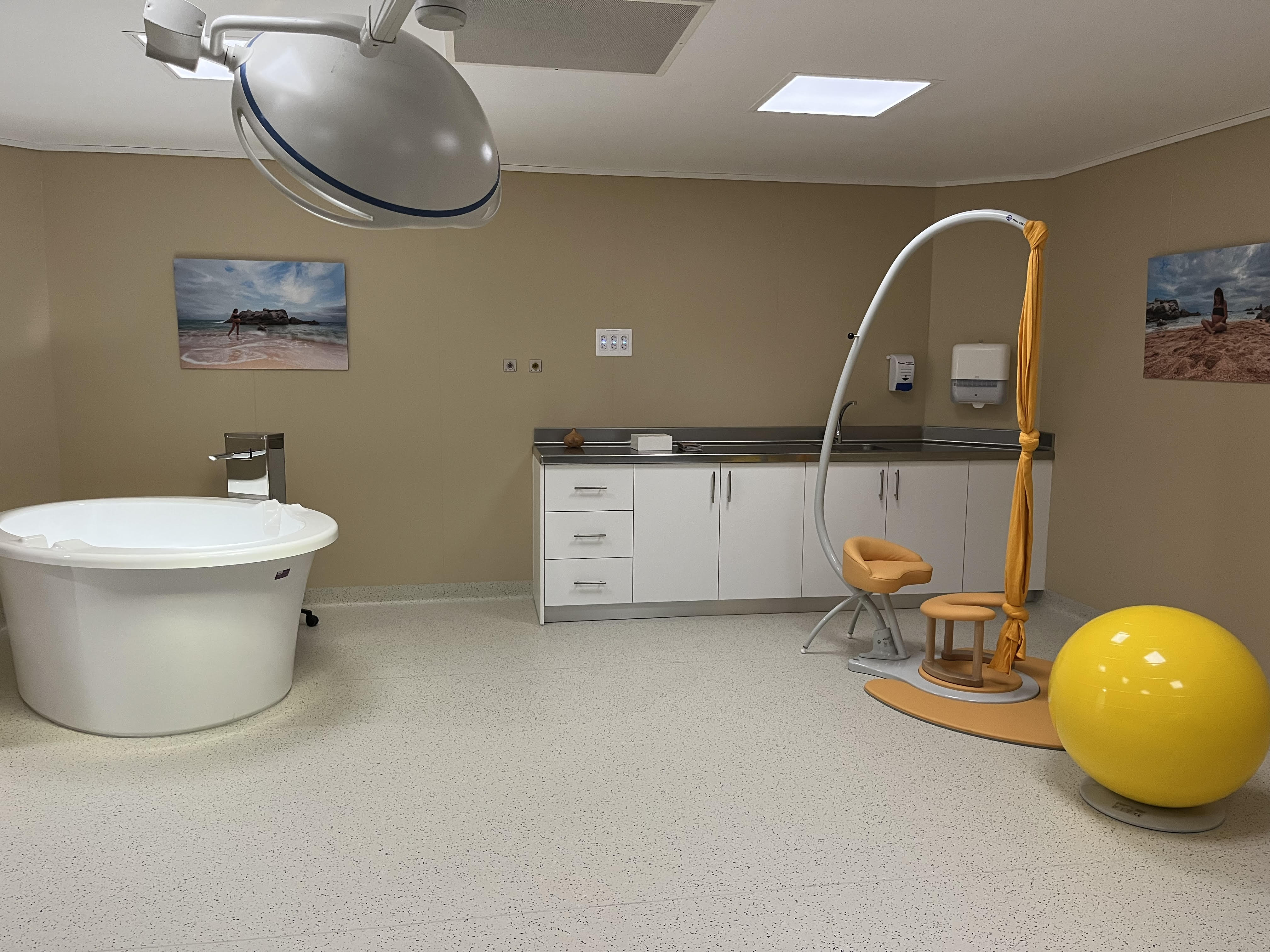L'Hospital Sant Jaume de Calella inaugura una nova sala de parts naturals