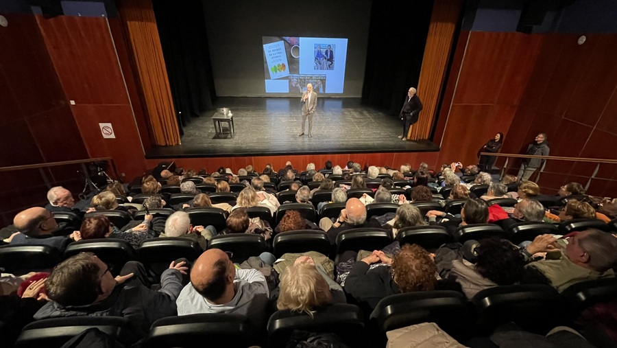 Aula Blanes enceta amb èxit el Cicle de Conferència