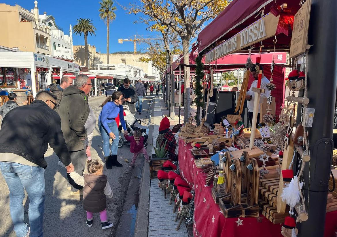 Tossa de Mar celebra la Fira de Nadal amb més de 30 parades