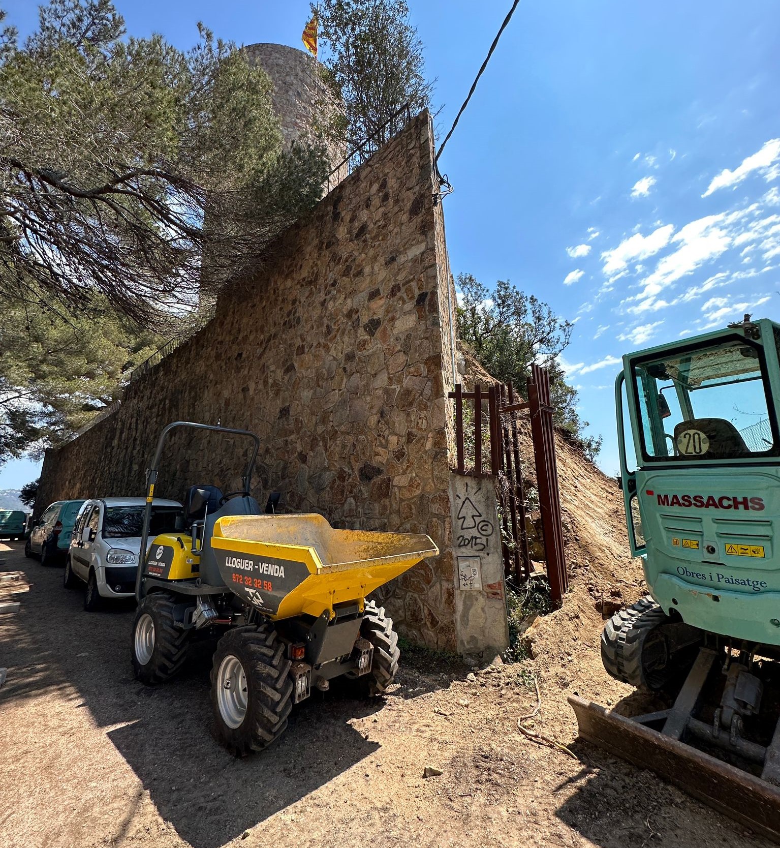 A punt de finalitzar les obres del camí de ronda que connectarà les platges de Lloret i Fenals