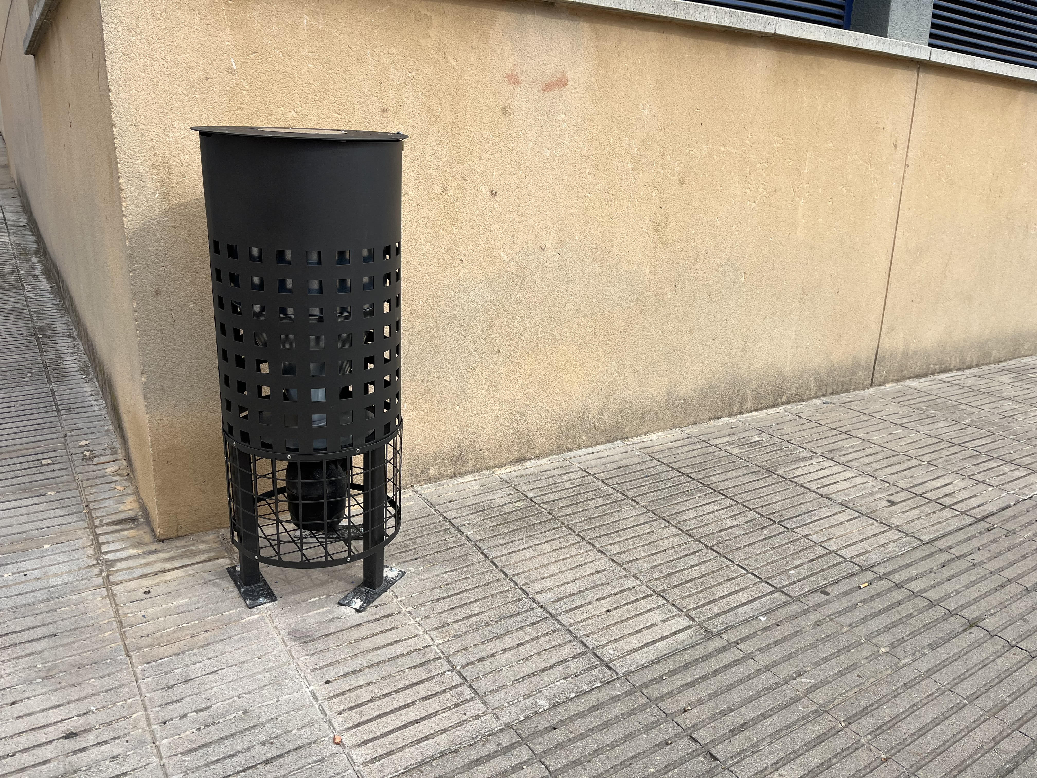 L'Ajuntament d'Hostalric instal·la nous dispensadors de pinso anticonceptiu